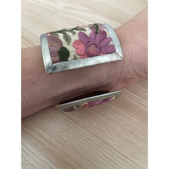 Light Pink Flower Embroidery Cuff Bracelet - Picture 2 of 5